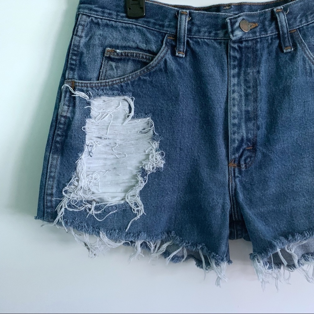 VTG Rustler Woman’s Denim Cutoff Shorts - Picture 3 of 4
